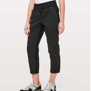 Lululemon studio crop